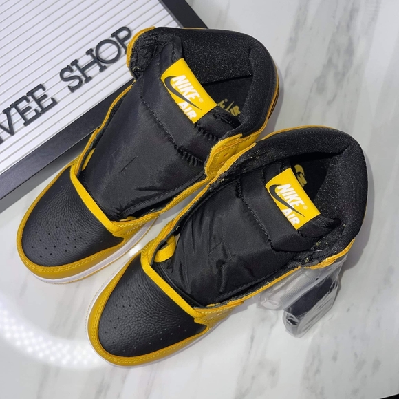 Jordan Retro 1 High 🐝🐝🐝 - Picture 2 of 4